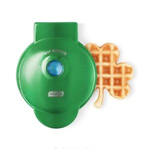 Dash Shamrock Mini Waffle Maker